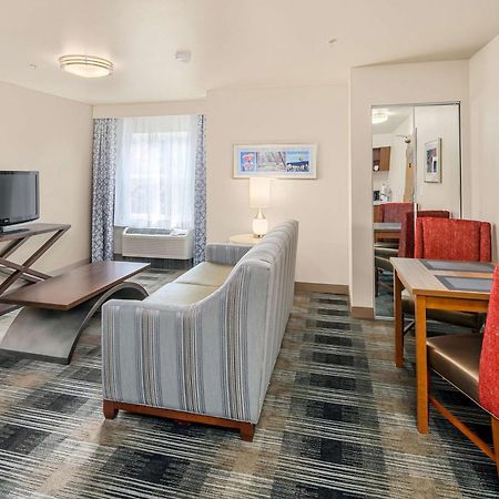 Best Western PLUS Navigator Inn&Suites Everett Exterior foto